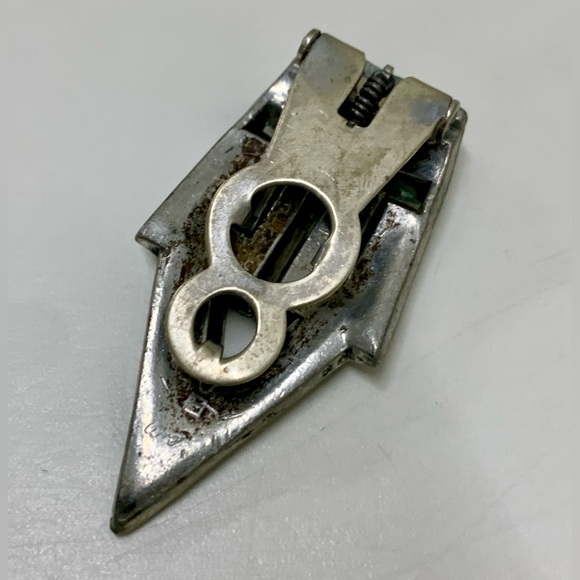 Mid Century Vintage Art Deco Silver Tone Rhinestone Clip On Brooch - Picture 8 of 16